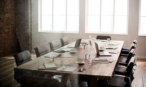 conceito-de-madeira-da-tecnologia-sem-fio-contemporanea-do-negocio_53876-71181